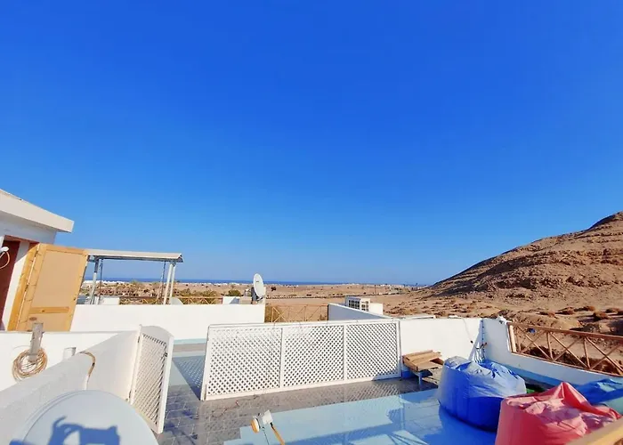 Daire Lovely One Bedroom Within Cozy Compound Including Swimming Pool, Supermarket. Perfect Location At Neama Bay With Access To Public Transportation *