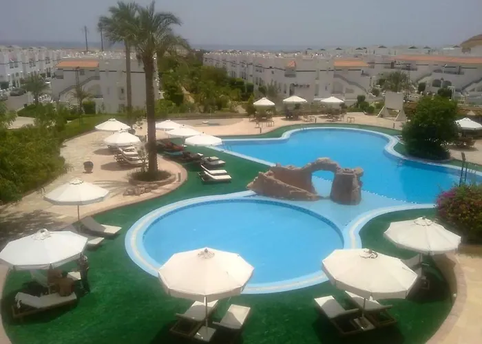 Daire Lovely One Bedroom Within Cozy Compound Including Swimming Pool, Supermarket. Perfect Location At Neama Bay With Access To Public Transportation *